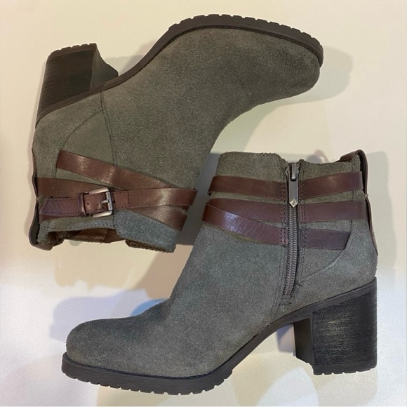 Sam Edelman Woman’s Chelsea Boots - Picture 2 of 11